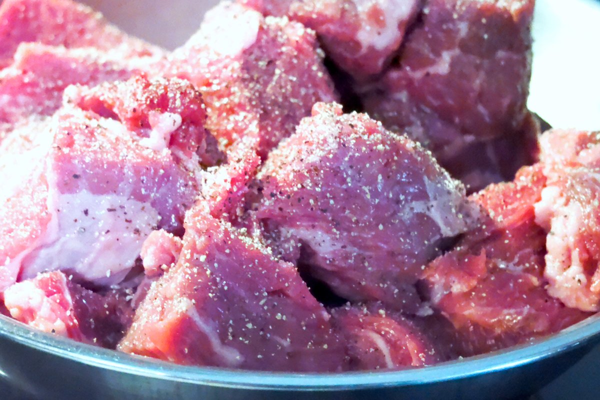 seasoned beef in bowl for japanese curry