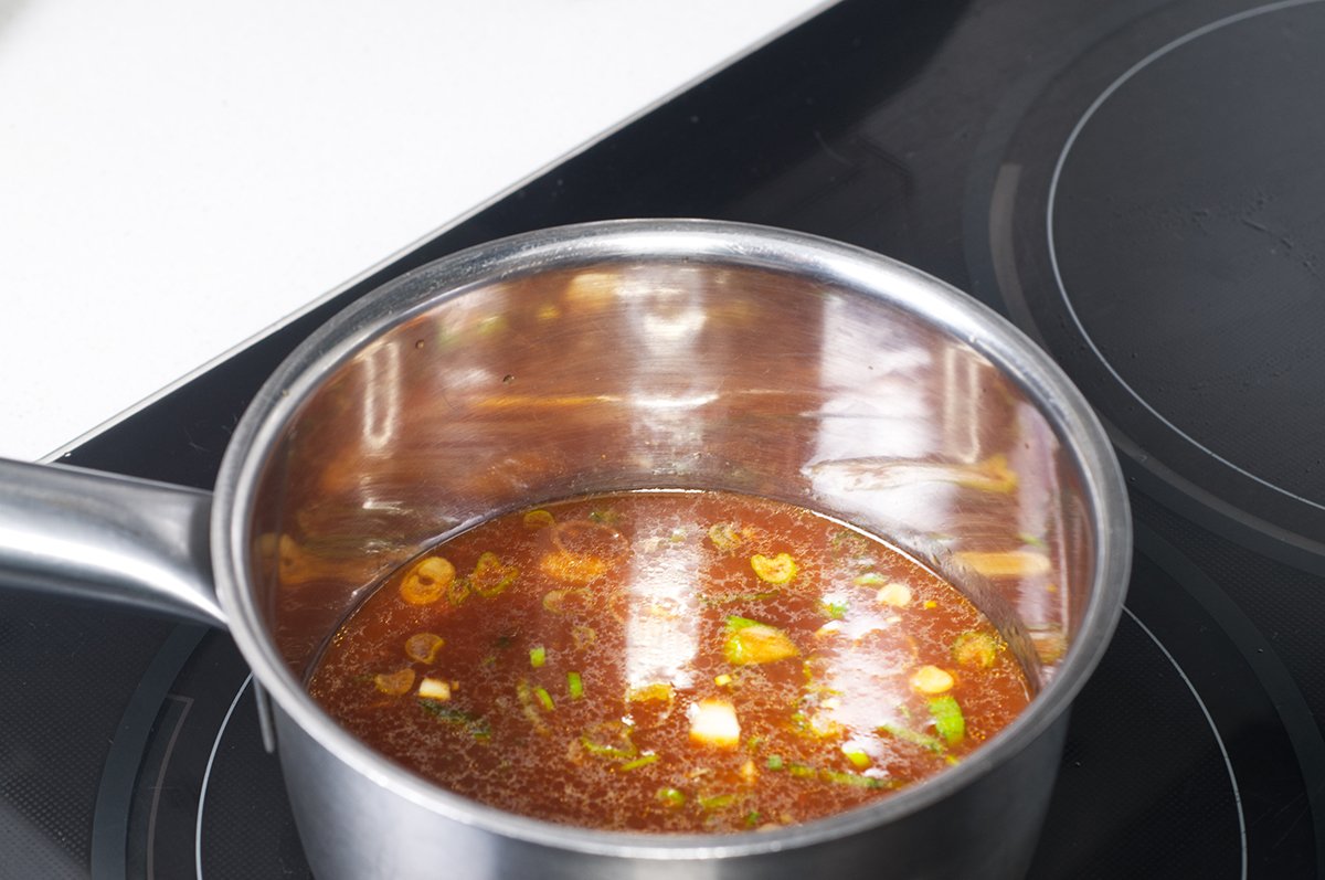 bringing marinade to simmer for sriracha honey wings