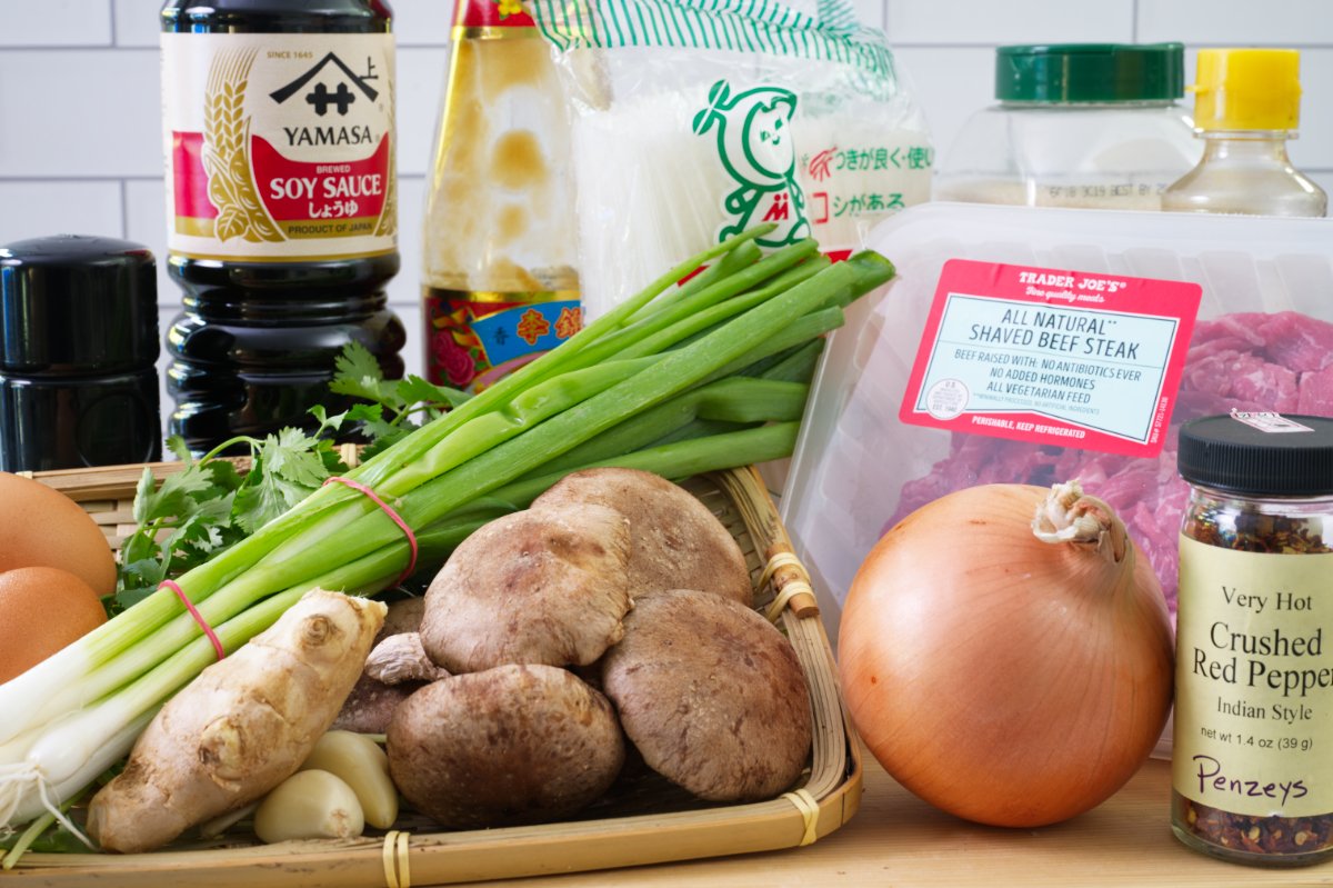 ingredients make noodles