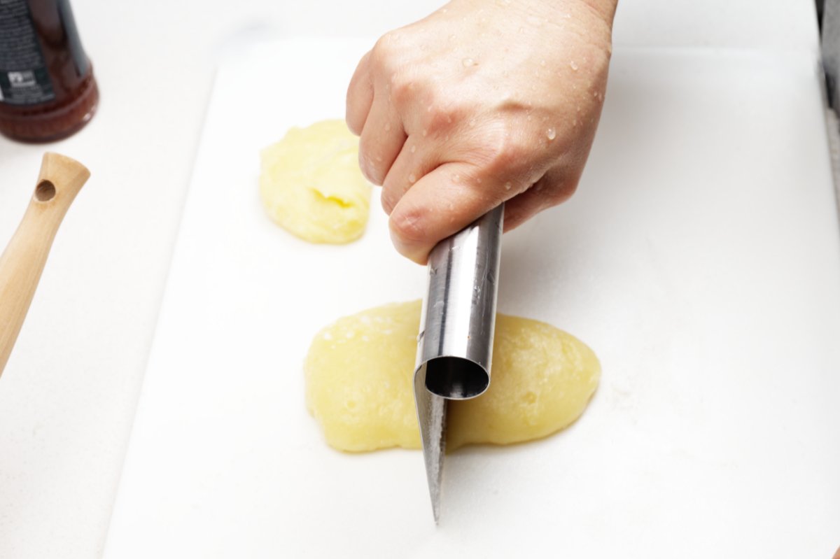 dividing quick mochi dough