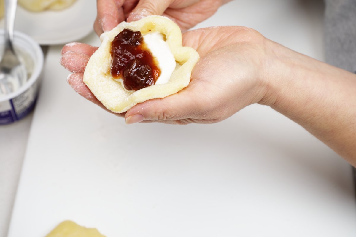 pleating mochi