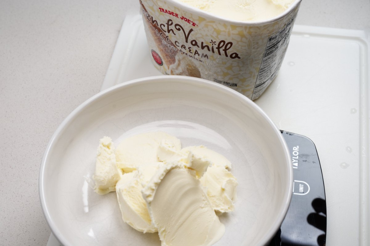 pic of adding ice cream to bowl for quick mochi