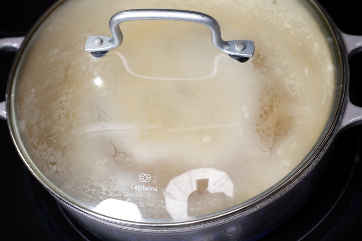 photo of lemongrass shrimp broth simmering