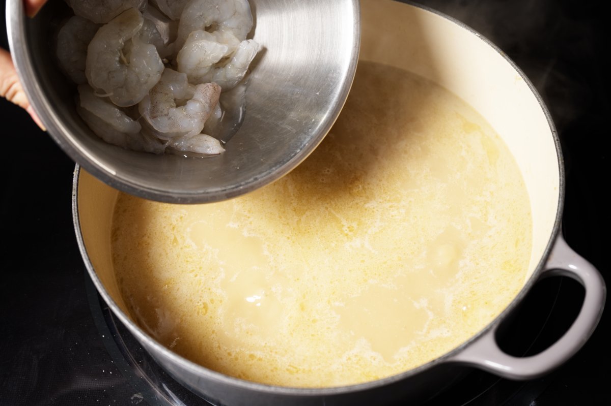cooking the shrimp in the lemongrass broth