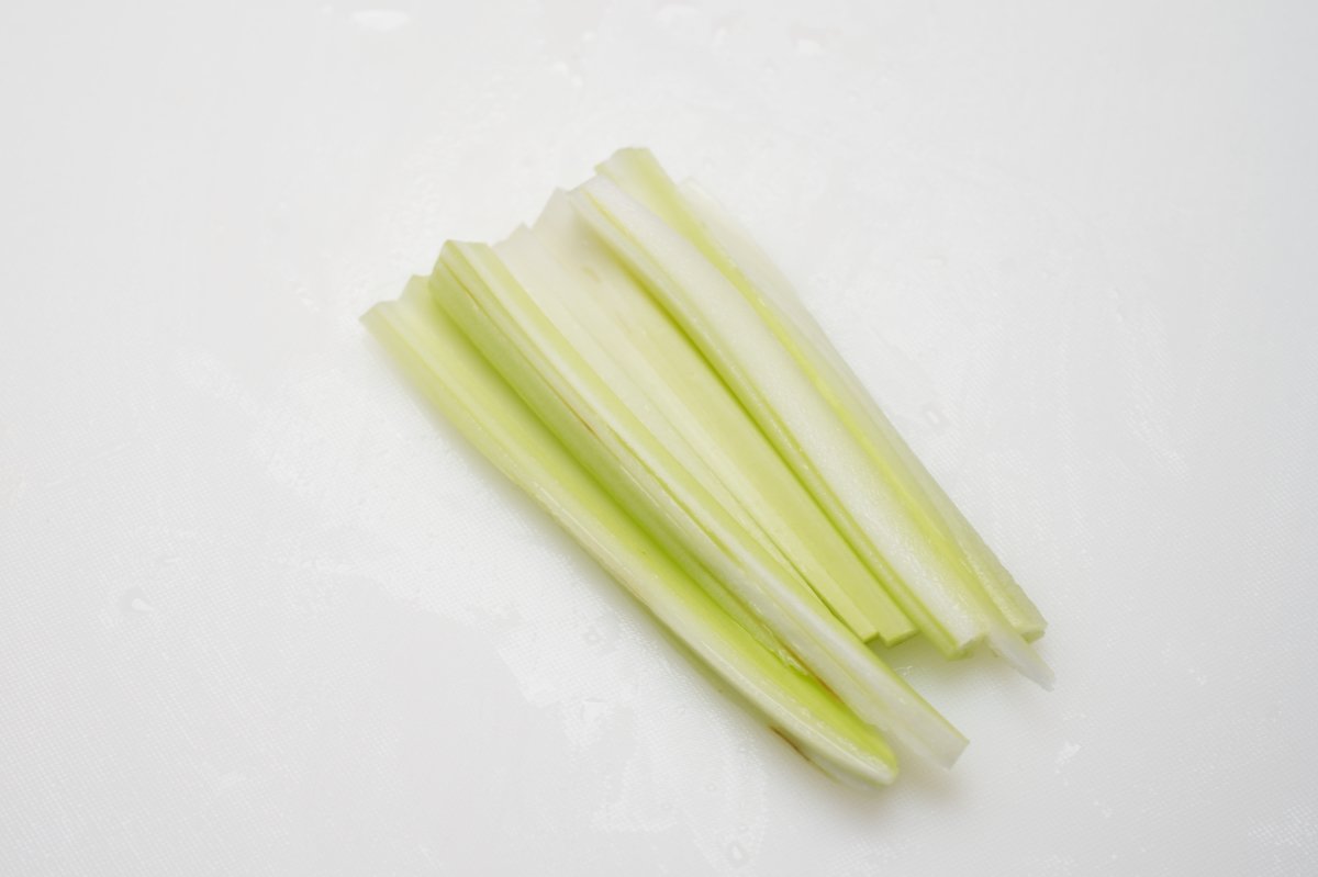 sliced celery for ceviche