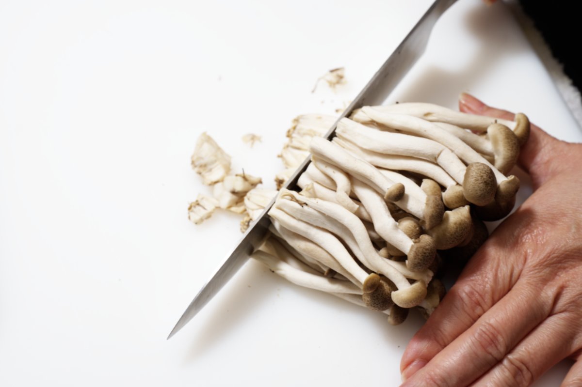 trimming shimeji mushrooms