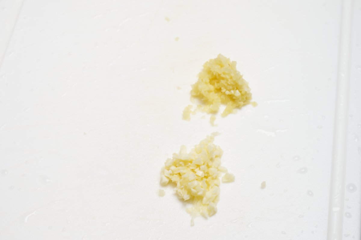 mincing garlic