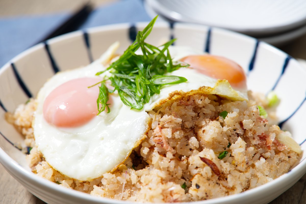 garnishing tarako fried rice