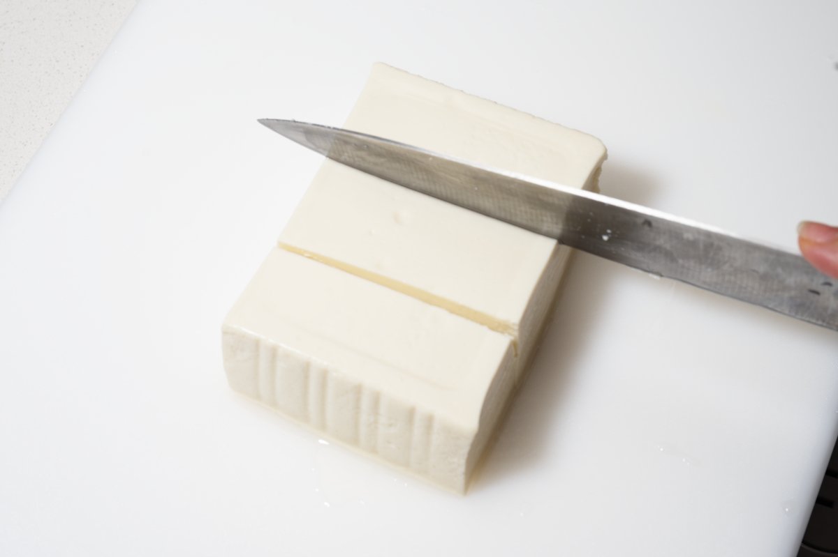 cutting tofu into 3 pieces