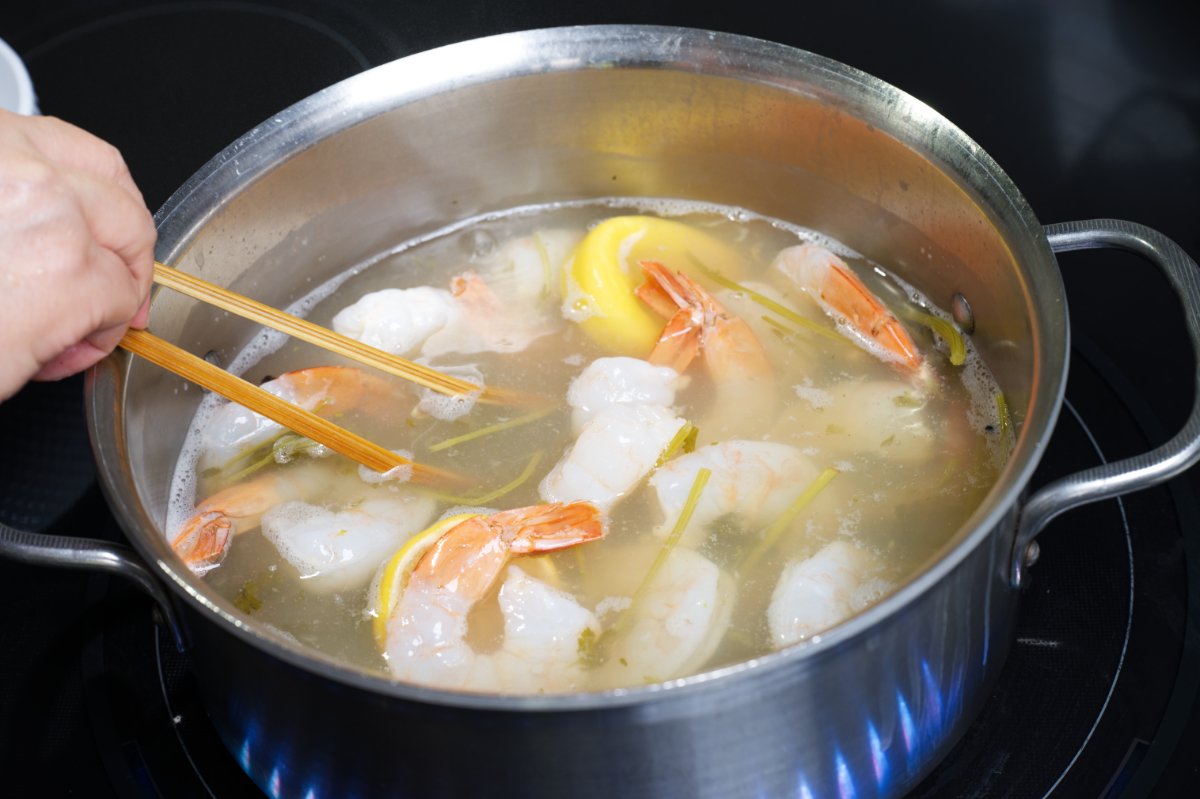 letting the shrimp poach