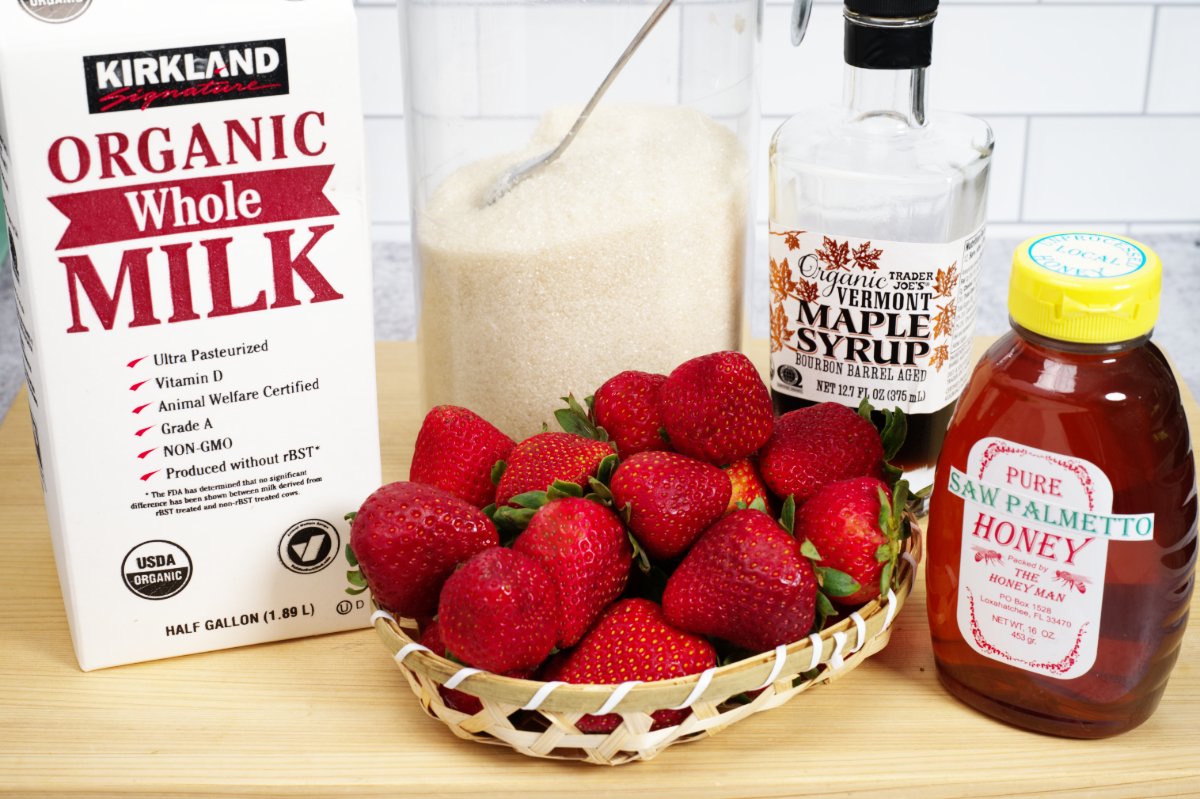 pic of ingredients for strawberries and milk