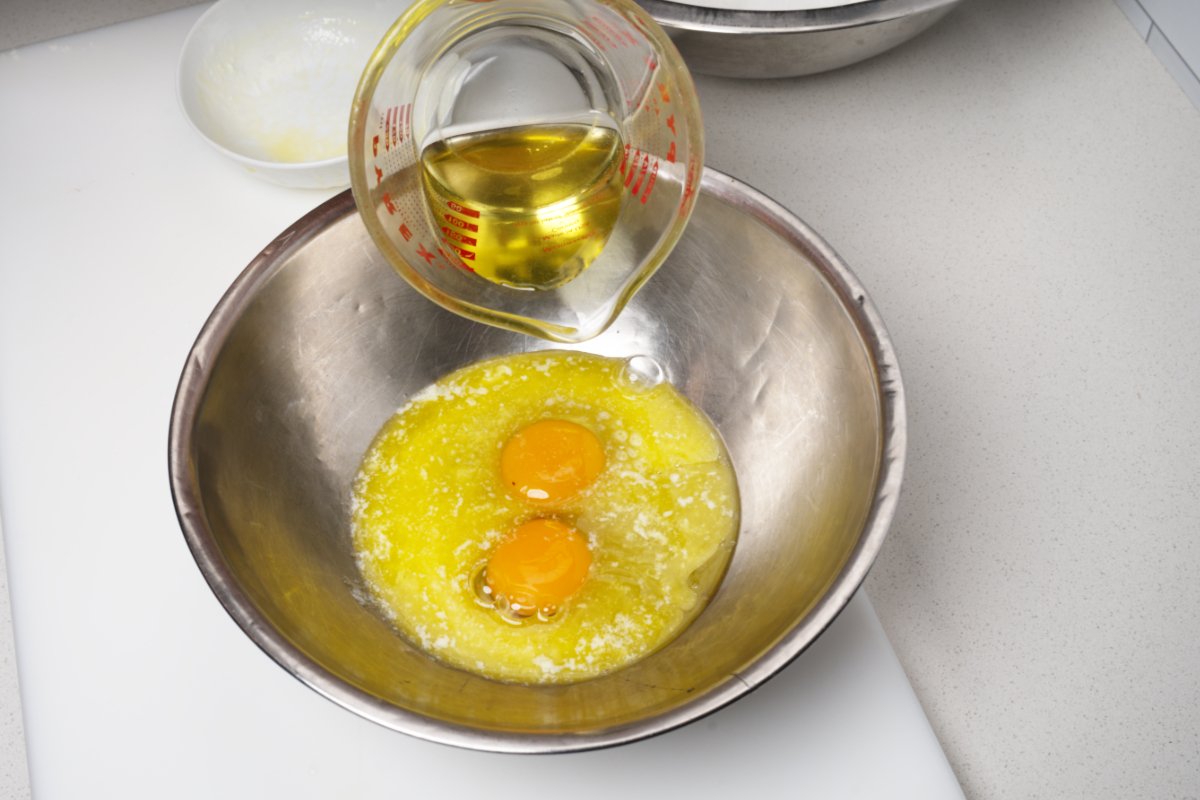 pouring oil into bowl