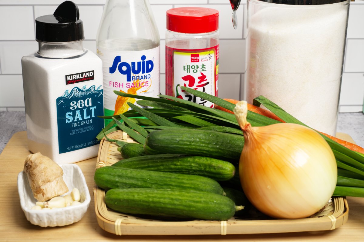 pic of ingredients for stuffed cucumber kimchi