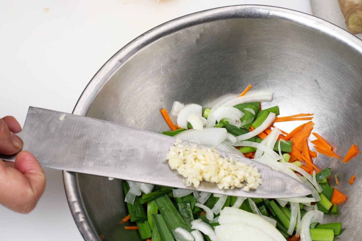 garlic stuffed cucumber kimchi