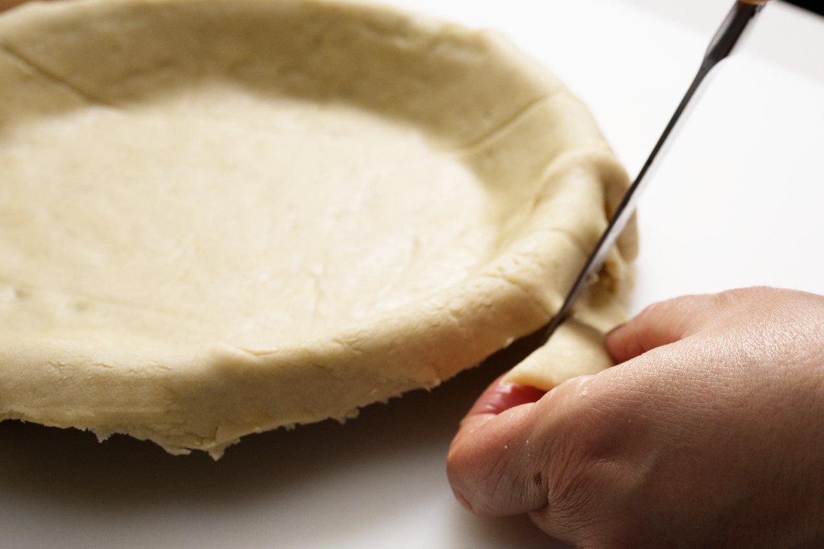 trimming pie crust