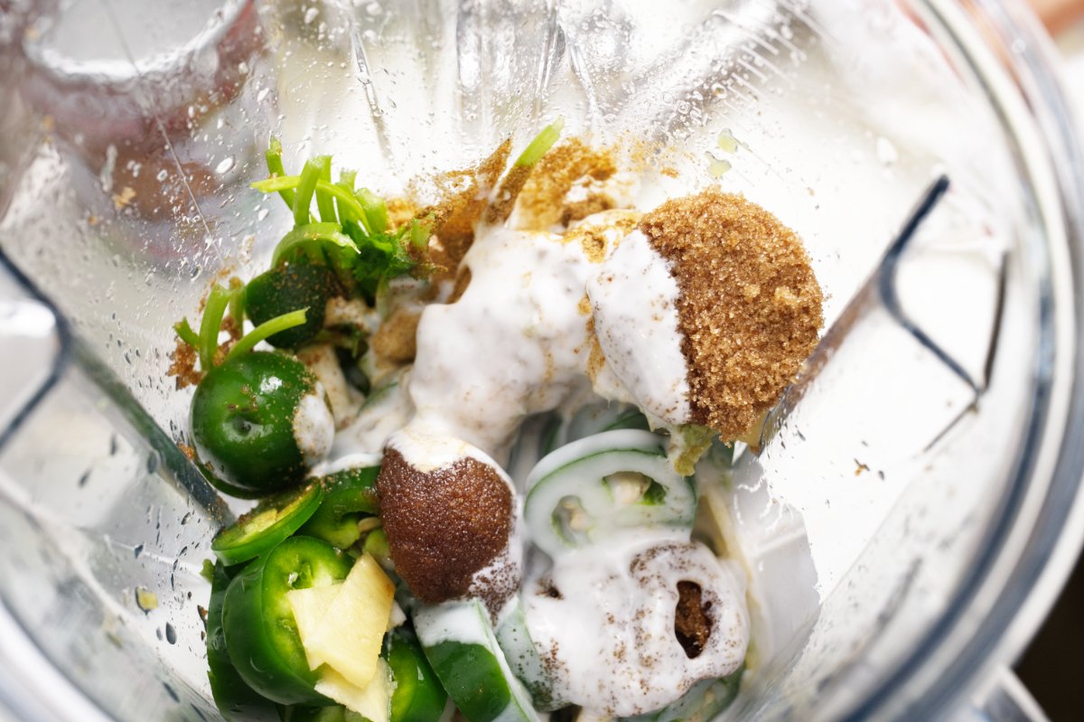 all green curry wings sauce ingredients in blender